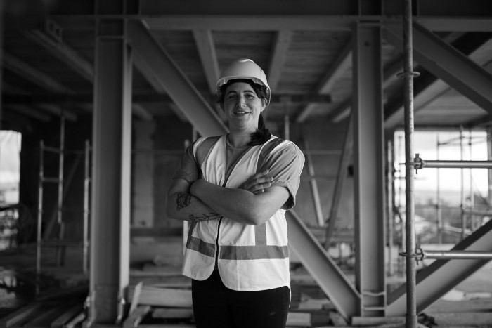 CONSTRUCTION MANAGER Portrait